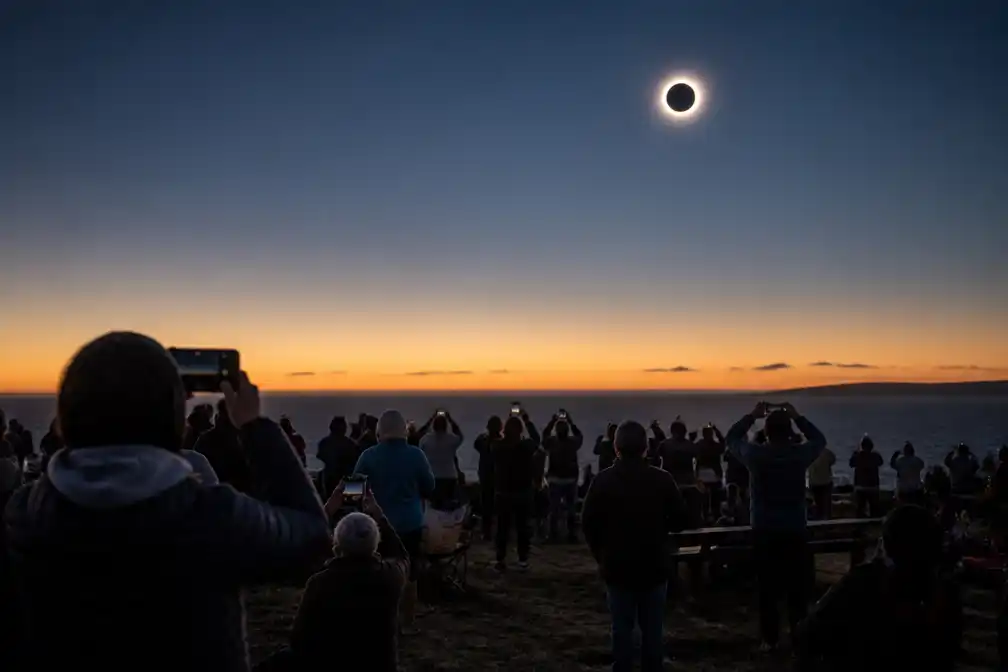 Totale zonsverduistering op 12 augustus lokt Belgen en Nederlanders naar buitenland