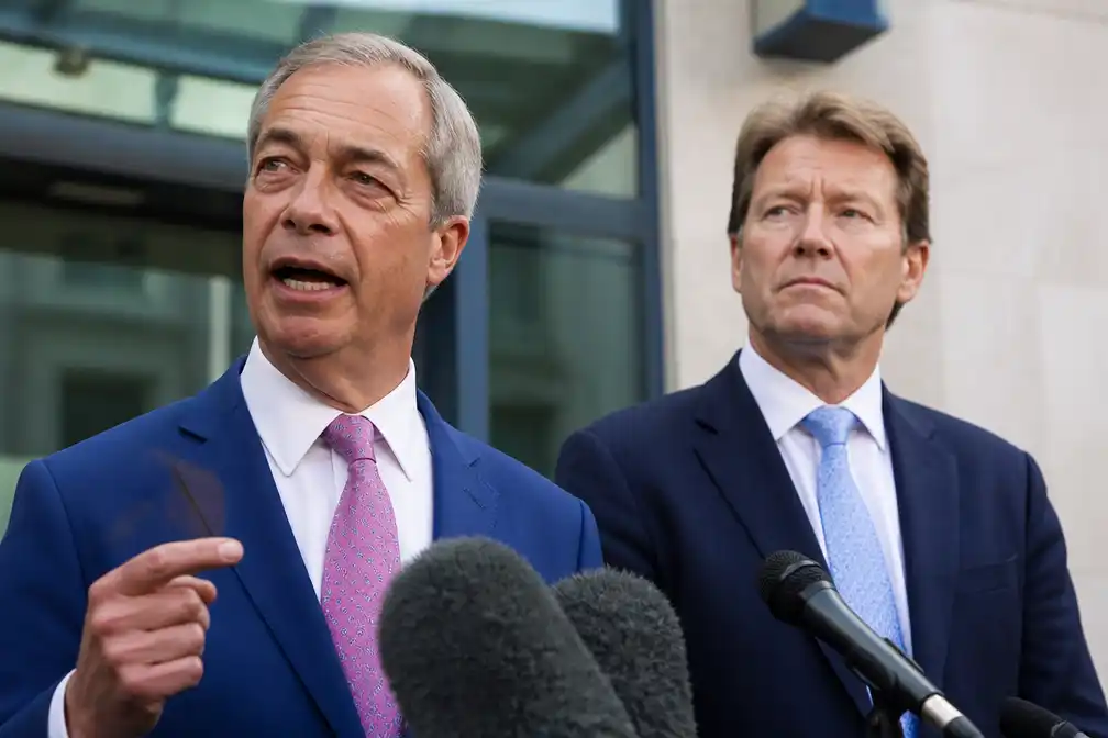 Farage en Tice dagen NCA voor de rechter om vermeende lekken