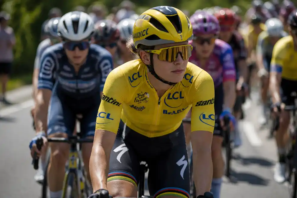 Lorena Wiebes mikt in lastige achtste etappe op derde ritzege in Tour de France Femmes