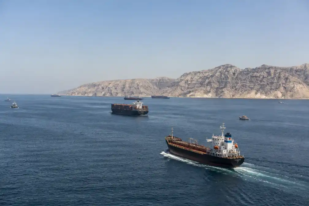 Iran stelt voorwaarden voor heropening Straat van Hormuz; Oman ziet vooruitgang
