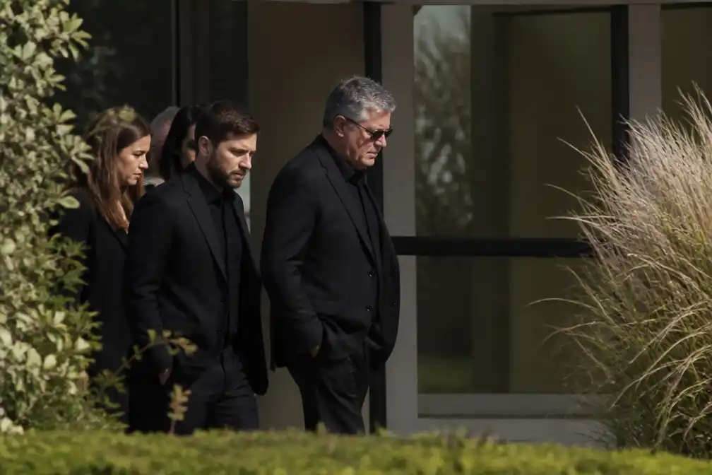 Lionel Messi neemt op privébegraafplaats afscheid van vader Jorge (68)