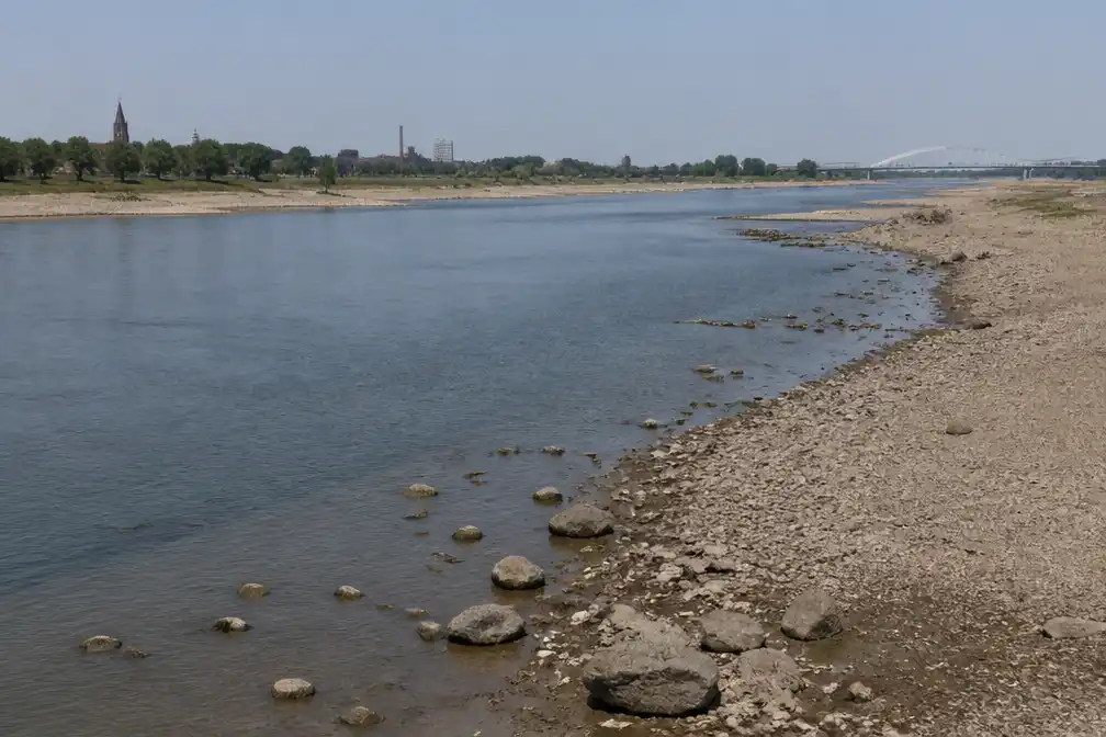 Rijn bij Lobith bereikt laagste waterafvoer ooit gemeten