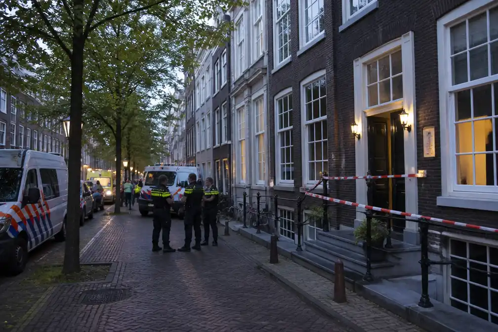 Politie verzegelt Delfts studentenhuis na aantreffen overleden persoon