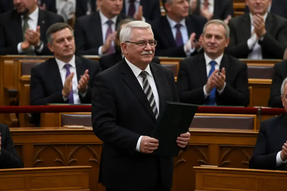 Hongaars parlement kiest oud-toprechter András Baka tot president