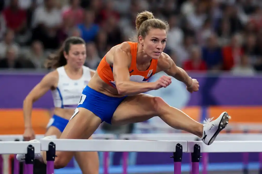 Visser snelt op EK naar vierde finale op 100 meter horden