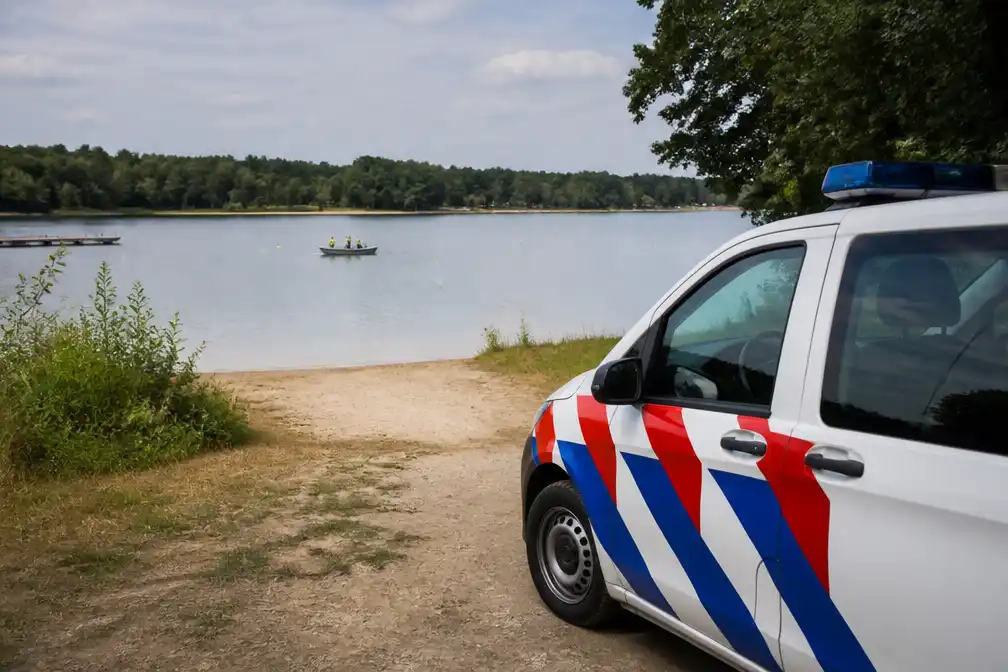 Twee personen uit Zandenplas bij Nunspeet gehaald