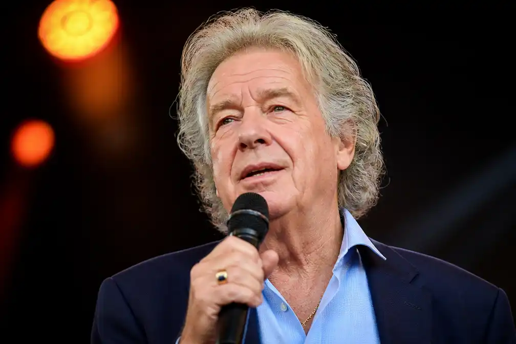 Hartoperatie zanger Henk Wijngaard uitgesteld naar vrijdag