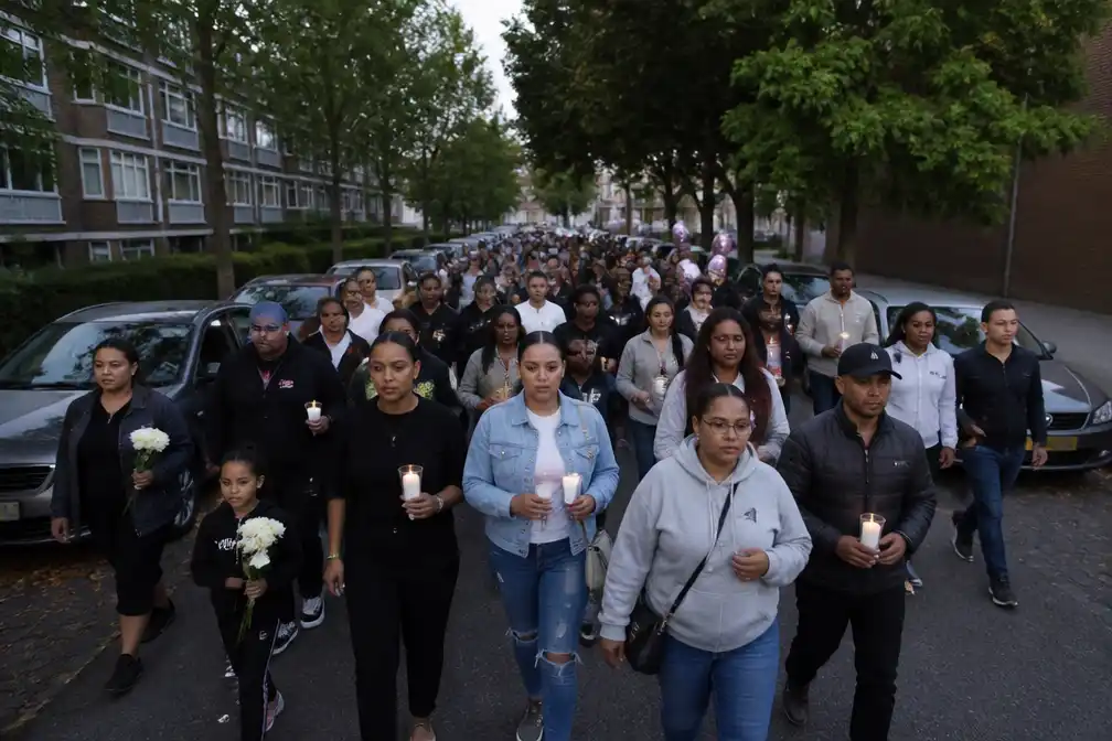 Honderden lopen stille tocht voor doodgeschoten Yakaira (34) in Den Haag