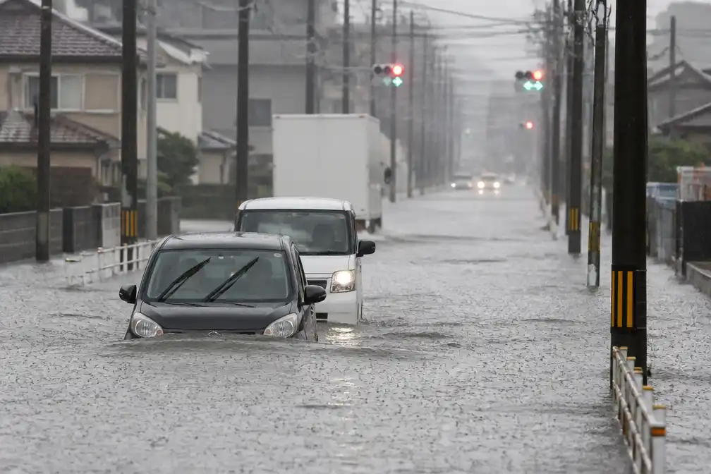 Recordregen in Japan eist zeker vier levens en ontregelt vervoer