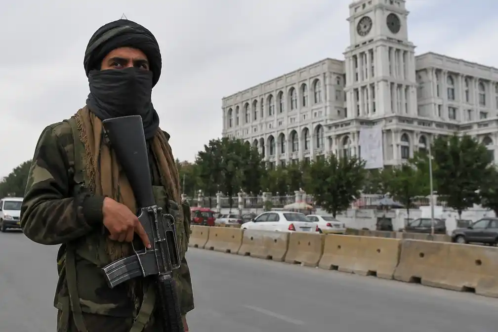 Taliban vieren vijf jaar macht terwijl banden met buitenland toenemen