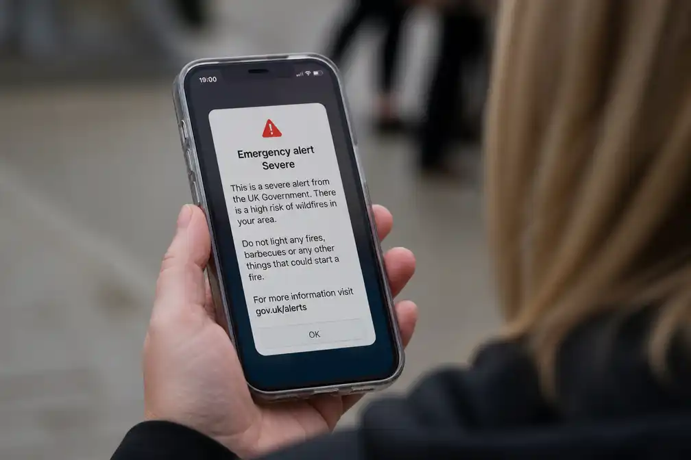 VK-waarschuwing voor natuurbranden op telefoons leidt tot klachten en 999-meldingen