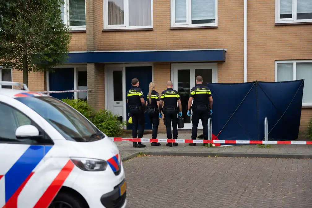 Overleden persoon gevonden in woning Lelystad, politie vermoedt misdrijf