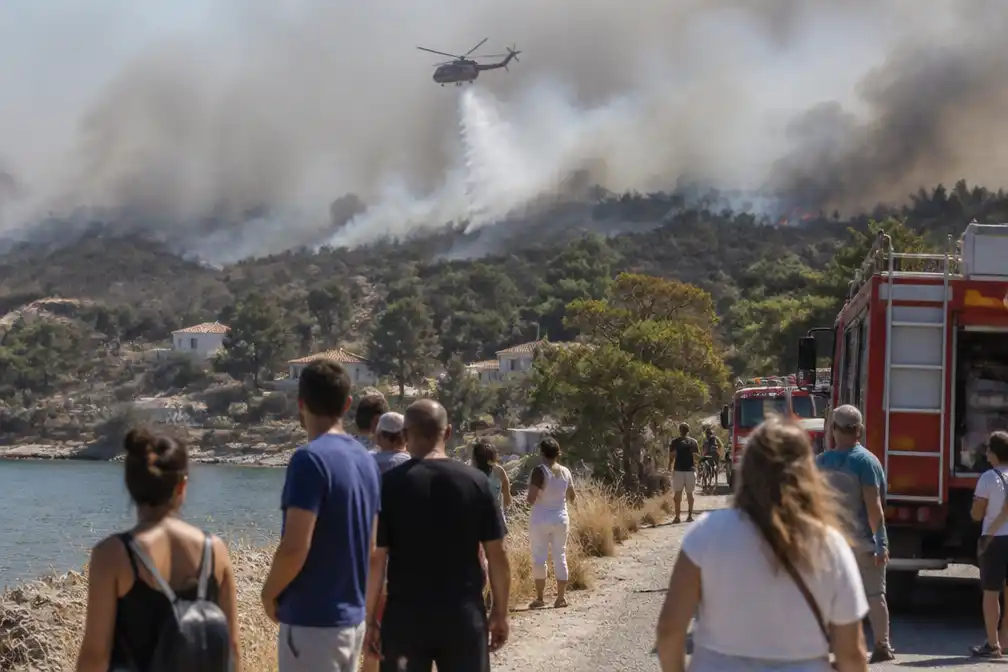 Twee doden bij bosbranden op Grieks eiland Salamis