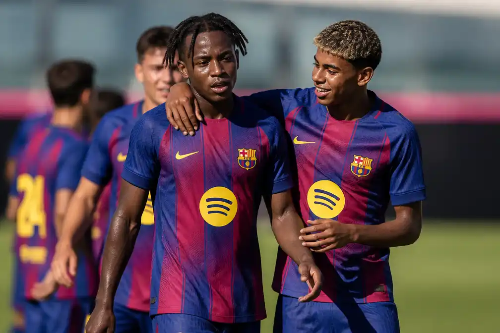 Belgisch talent Jesse Bisiwu (18) scoort twee keer in oefenzege Barcelona tegen Basel