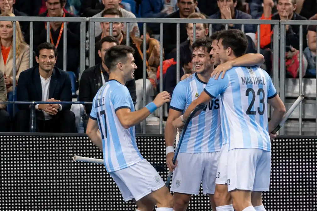 Argentinië wint met 3-0 van Japan op WK hockey; Jetten ziet verloofde winnen