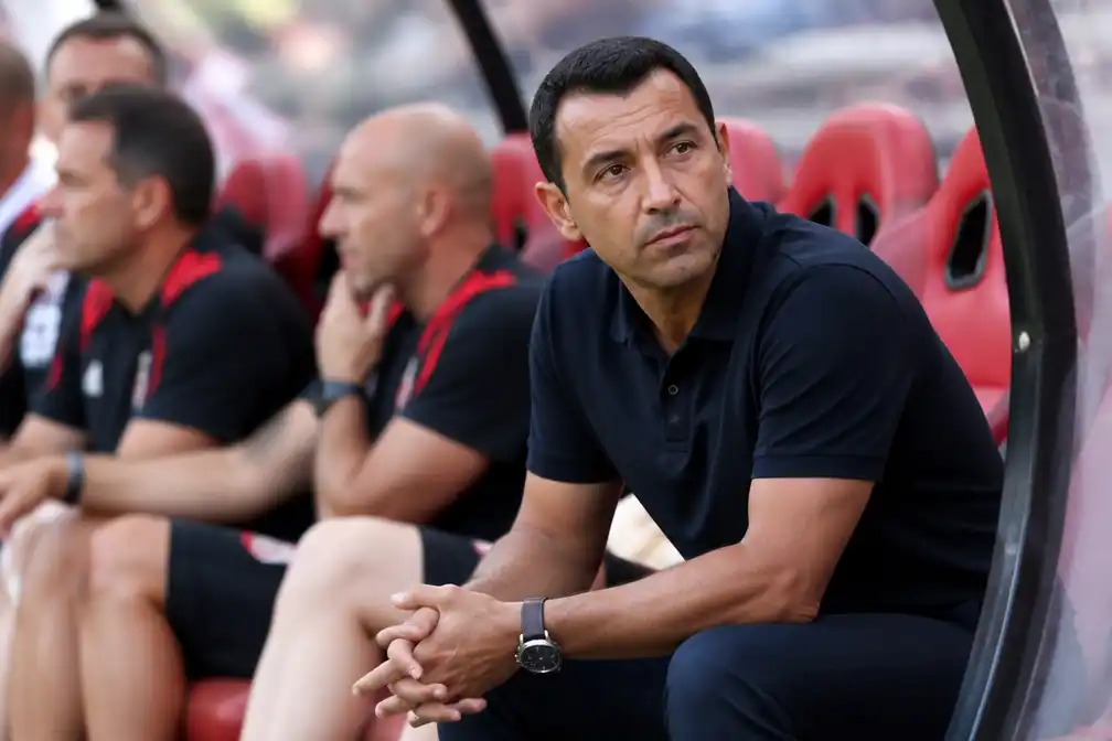 Van Bronckhorst: wissels Feyenoord pakken nog niet goed uit na gelijkspel