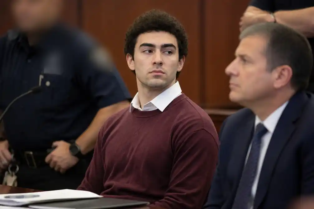 Staatsproces Luigi Mangione in New York onbepaald uitgesteld