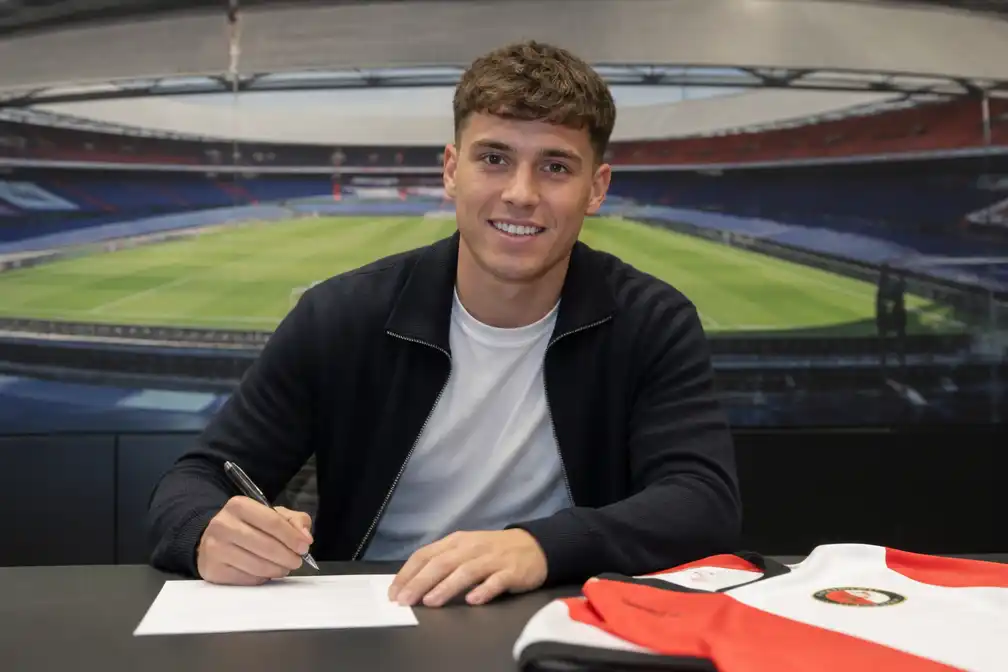 Feyenoord haalt linksback Javi López, die als 15-jarige het huis verliet