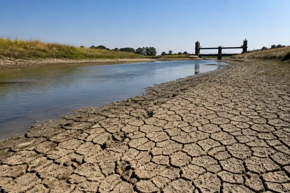 Dijkgraaf slaat alarm: waterschappen kunnen extreme droogte niet meer aan