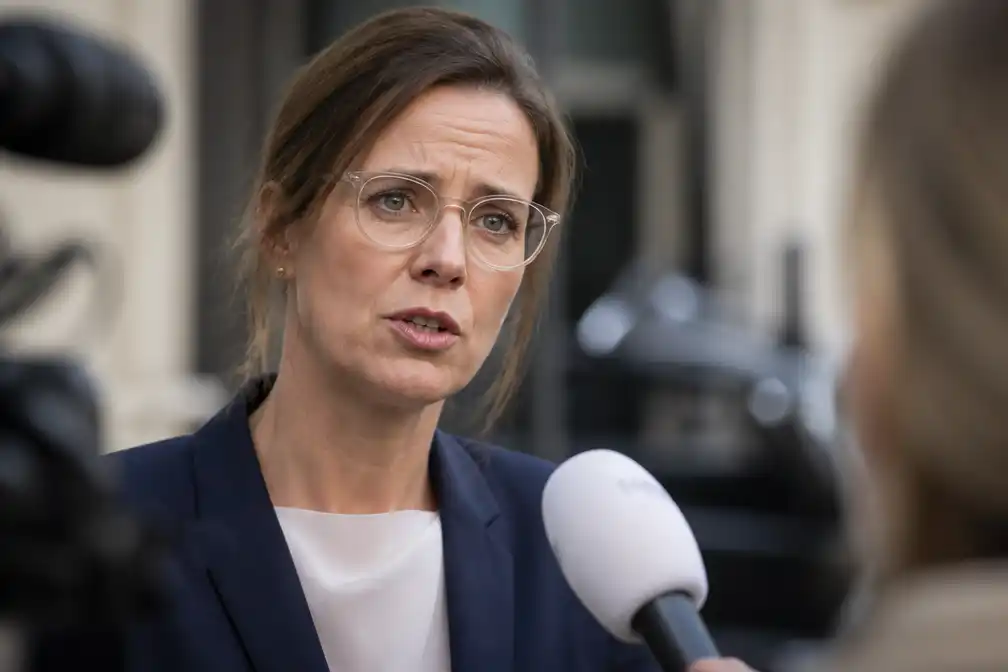 Bikker: Rekening van prijsstijgingen niet alleen bij werkenden leggen