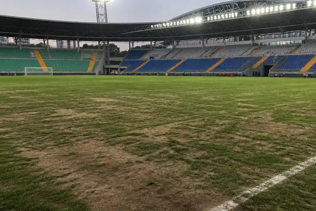 Kanye West-concert ligt aan basis van slechte grasmat voor Anderlecht in Almaty