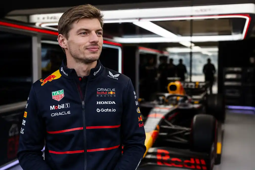 Max Verstappen tekent nieuw contract bij Red Bull tot 2030