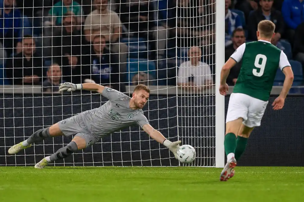 AA Gent blijft steken op 0-0 tegen Hibernian, Roef stopt strafschop