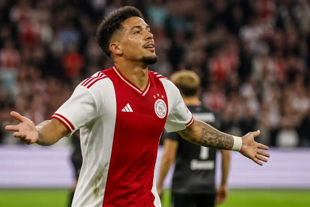 Marcos Leonardo scoort eerste Ajax-doelpunt in zege op FC Sion