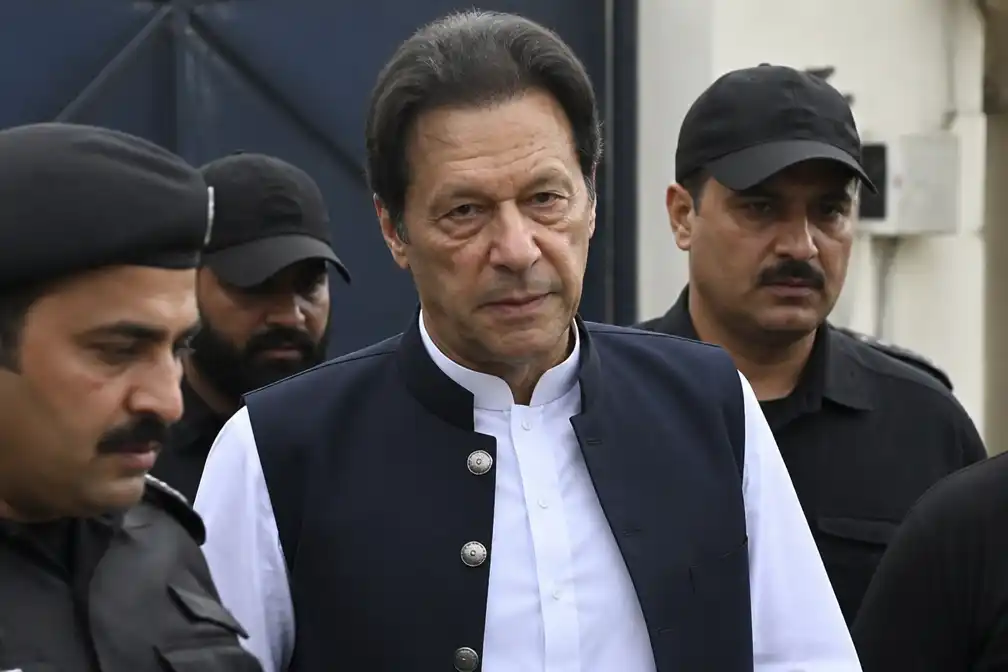 Imran Khan terug in gevangenis na ziekenhuisonderzoek