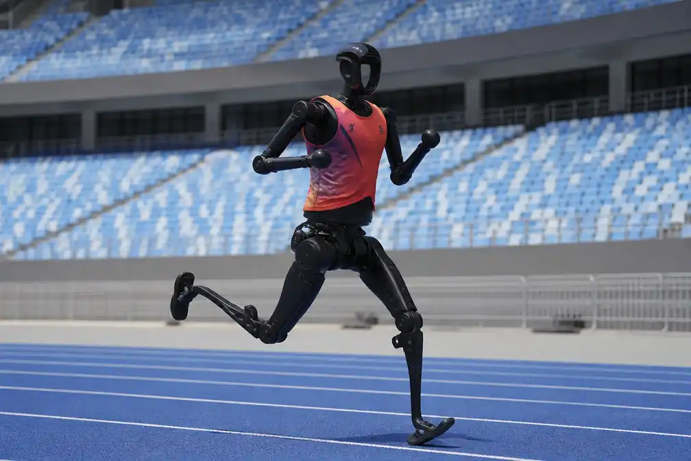 Chinese robot Lightning verbreekt 100-meterrecord van Usain Bolt