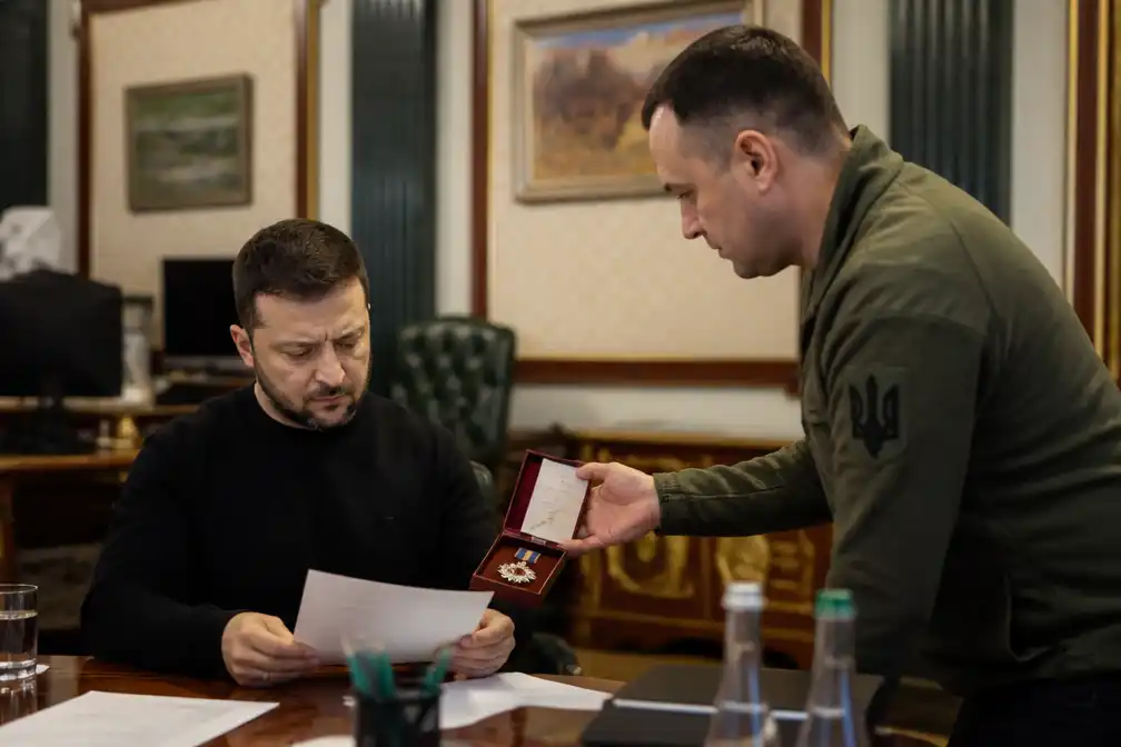 Stafchef Zelensky geeft Poolse onderscheiding terug na conflict over legereenheid