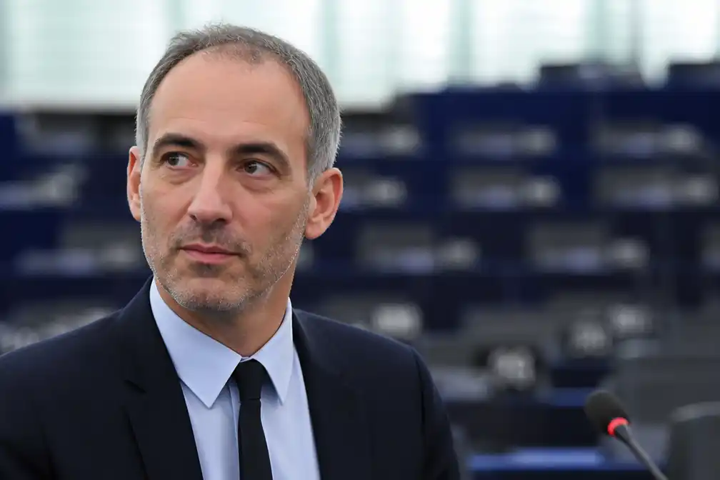 Raphaël Glucksmann kandidaat voor Franse presidentsverkiezingen 2027