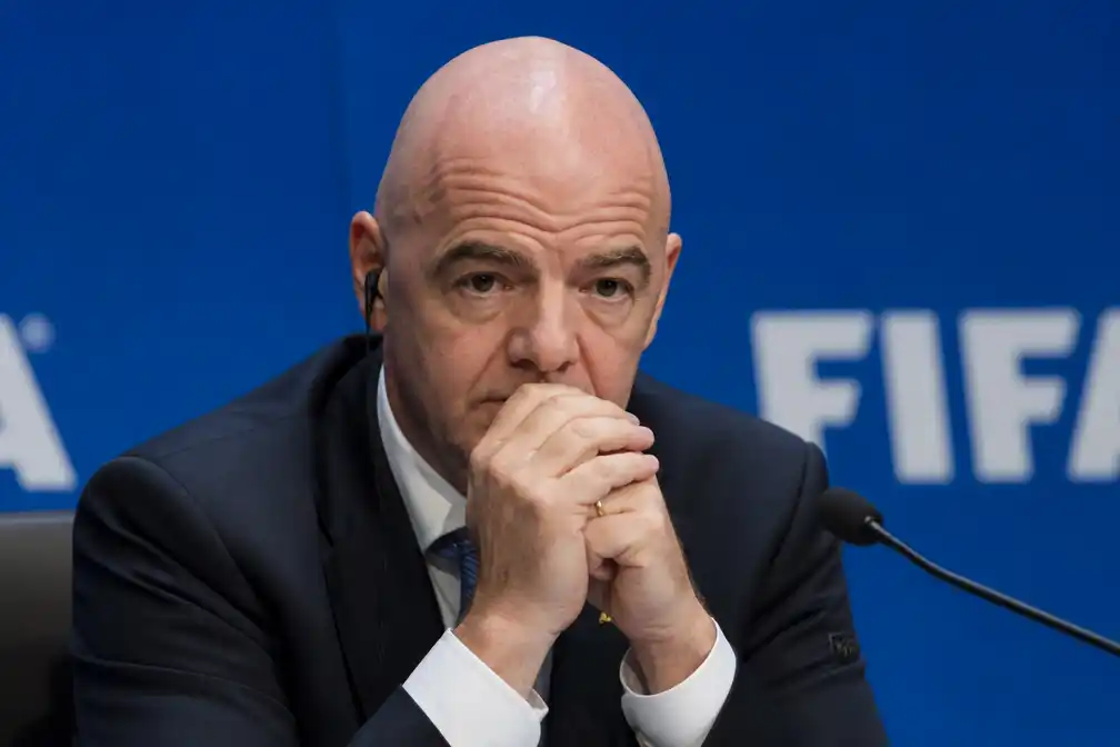 Oud-topvoetballers eisen verandering bij FIFA: leiderschap Infantino 'verblind door macht'