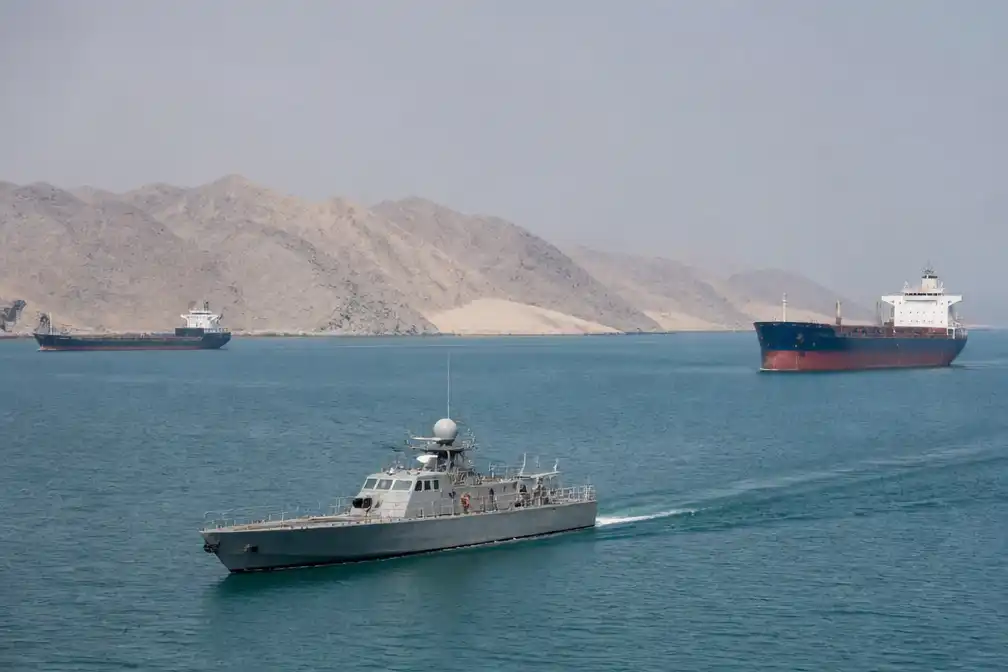 Iran: akkoord met Oman over delen inkomsten Straat van Hormuz