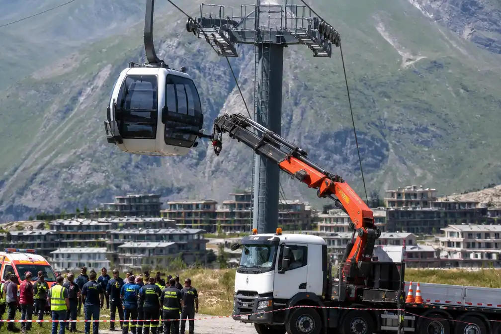 Gondel botst tegen kraanwagen in Alpe d'Huez: 23 gewonden