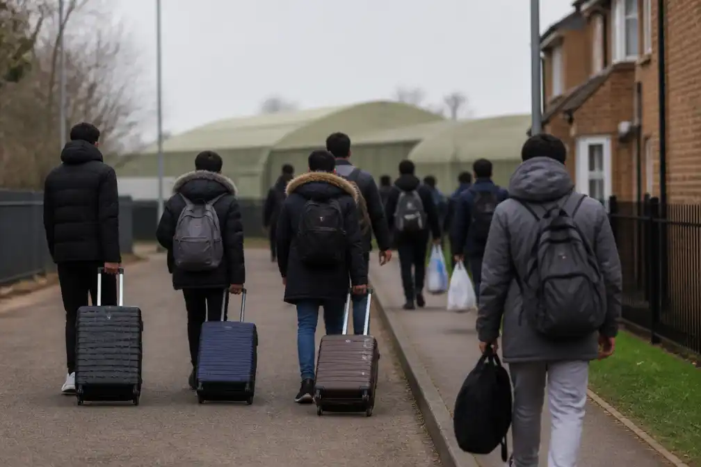 Aantal asielzoekers in opvang buiten hotels in VK stijgt naar 73.000
