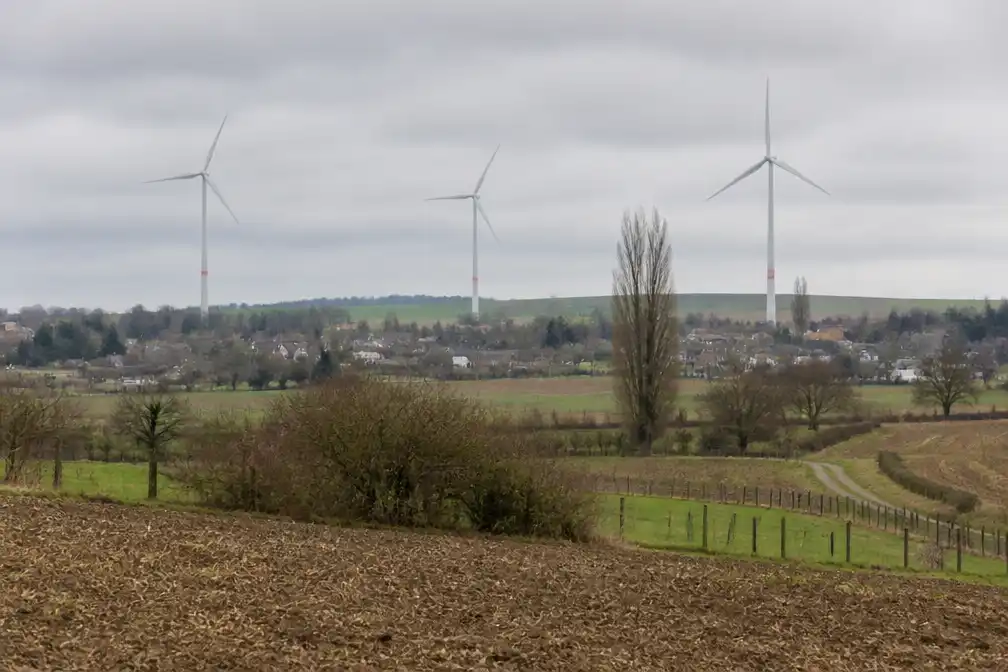 Actiecomité tegen drie windturbines op Hespense Berg in Landen