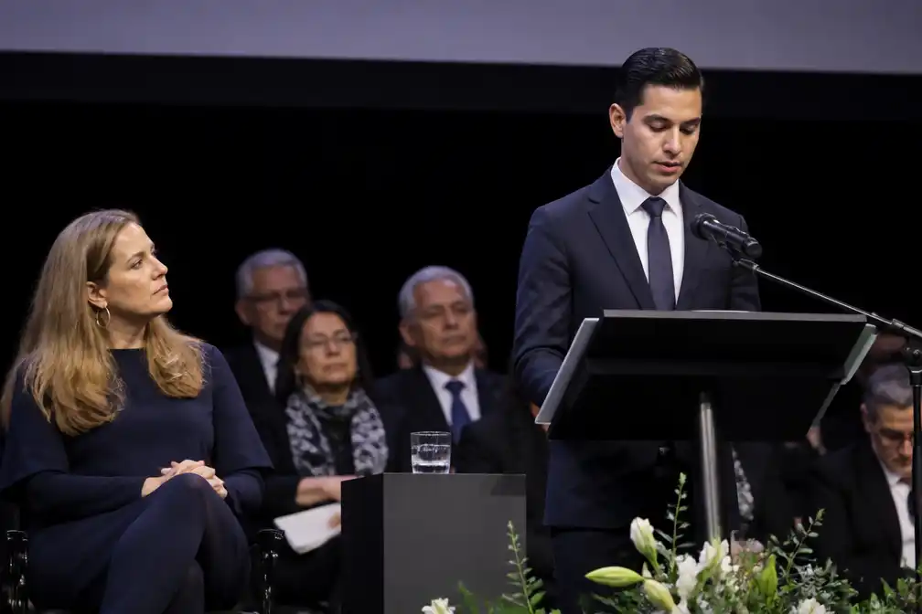 Schouten prijst excuses premier aan Molukse gemeenschap