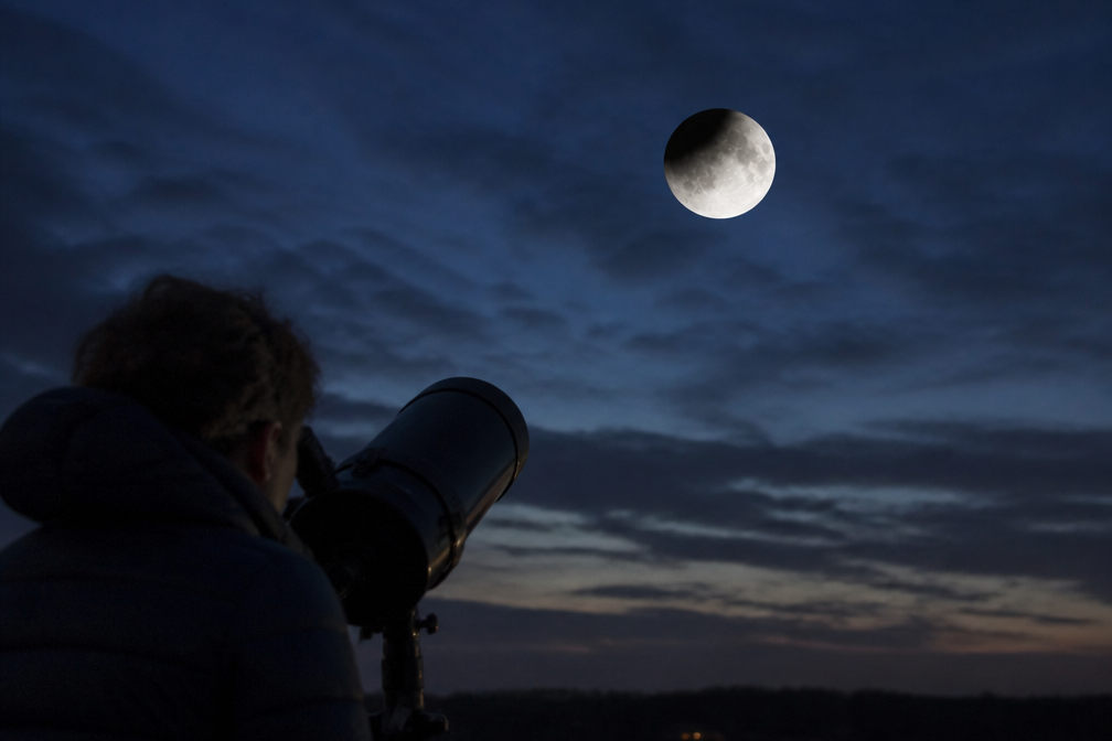 Gedeeltelijke maansverduistering vrijdagochtend vroeg te zien in Nederland