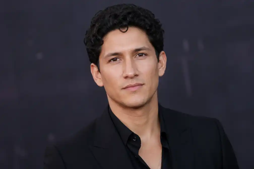 Danny Ramirez toegevoegd aan cast van Miami Vice '85, naast Michael B. Jordan en Austin Butler
