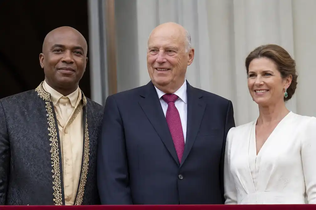 Durek Verrett rouwt op Instagram om schoonvader koning Harald