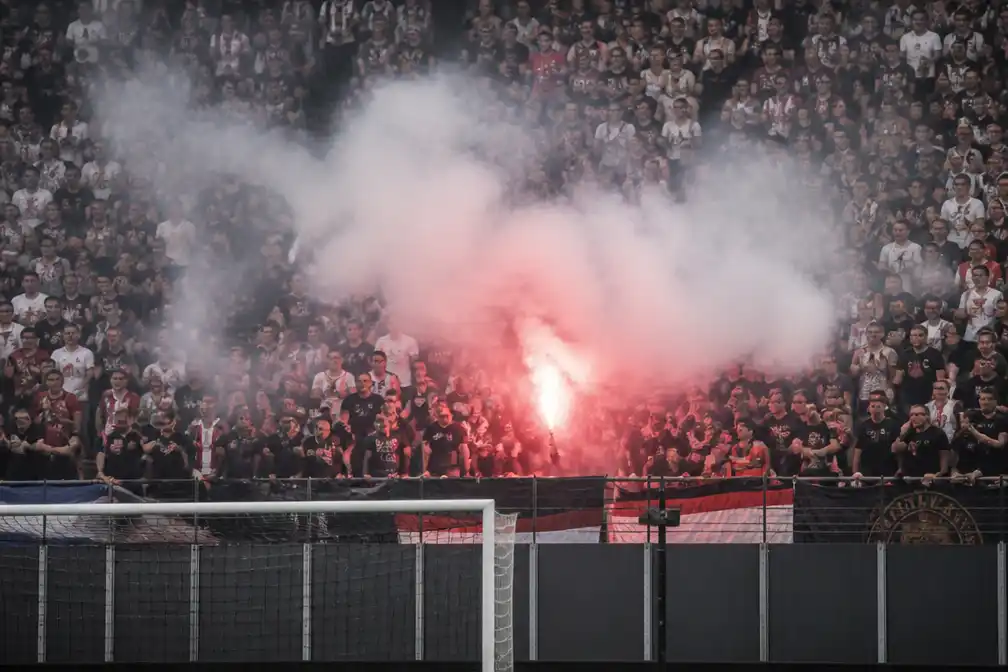 Feyenoord heeft tientallen in beeld voor stadionverbod na vuurwerkincident tegen Cambuur
