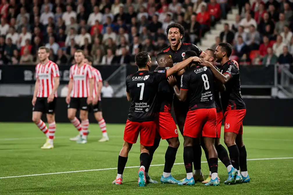 Excelsior wint Rotterdamse derby van Sparta na treffer in blessuretijd