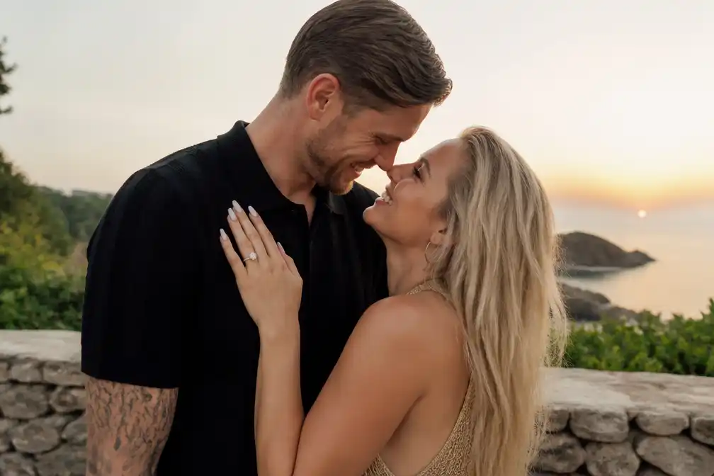 Wout Weghorst verloofd met jeugdliefde Nikki van Esch