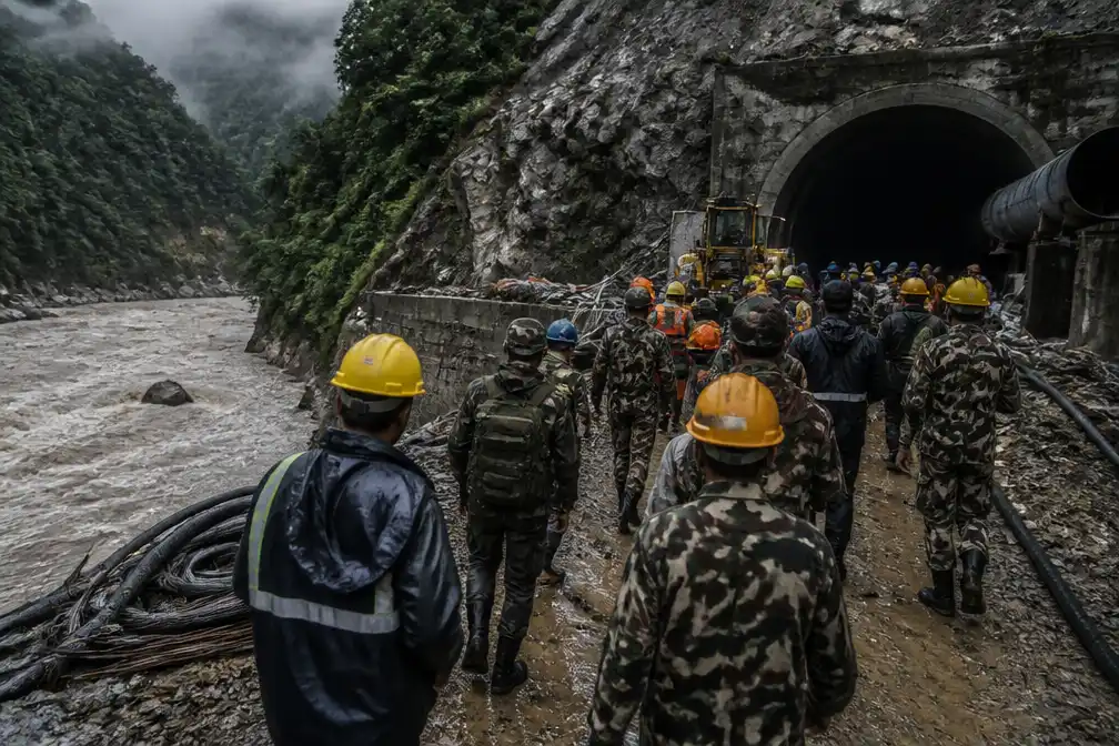 Reddingsoperatie in Nepal voor 933 arbeiders vast in tunnels