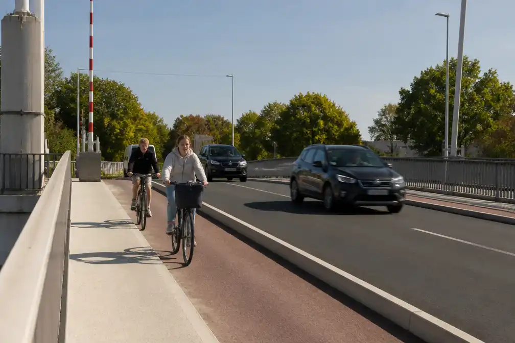 Brugge heropent Gentpoortbrug na zomerwerken