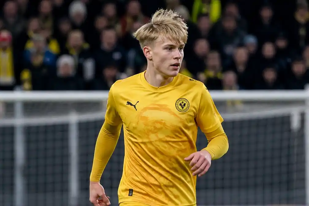 PSV meldt doorbraak in transfer van Deense spits Mikkel Bro Hansen