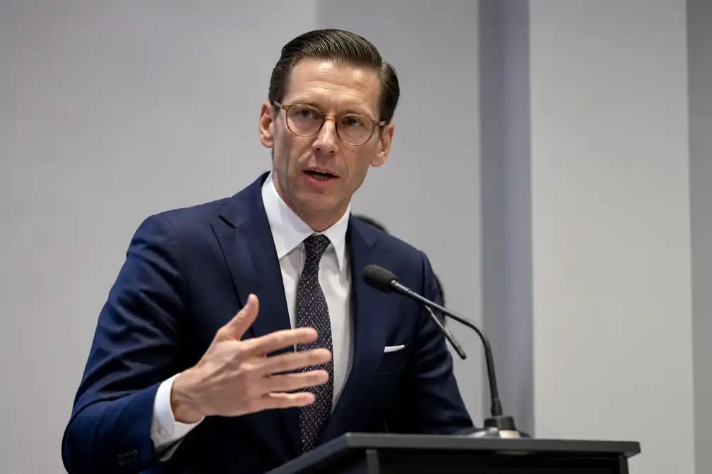 Eerdmans: handreikingen VVD aan links en rechts gaan partij bezuren