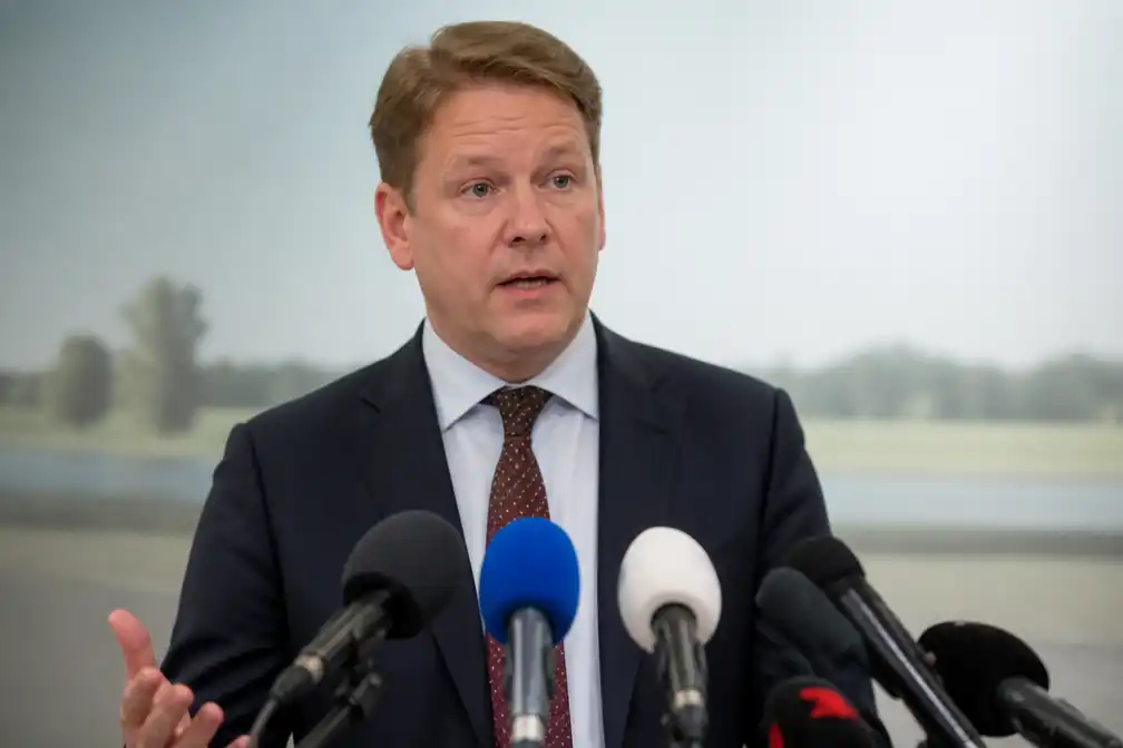 Burgemeester Heumen overweegt sluiting woning Overasselt na gewapende aanval