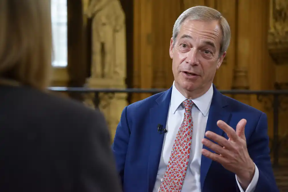 Farage vergelijkt onderzoek naar gift van £5 mln met Trump-zaken
